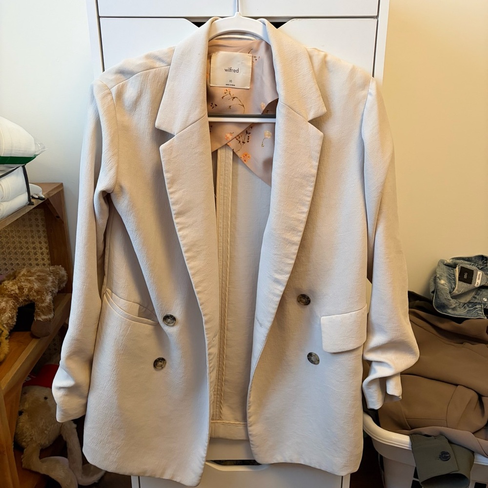 Wilfred Light Beige Double-Breasted Blazer